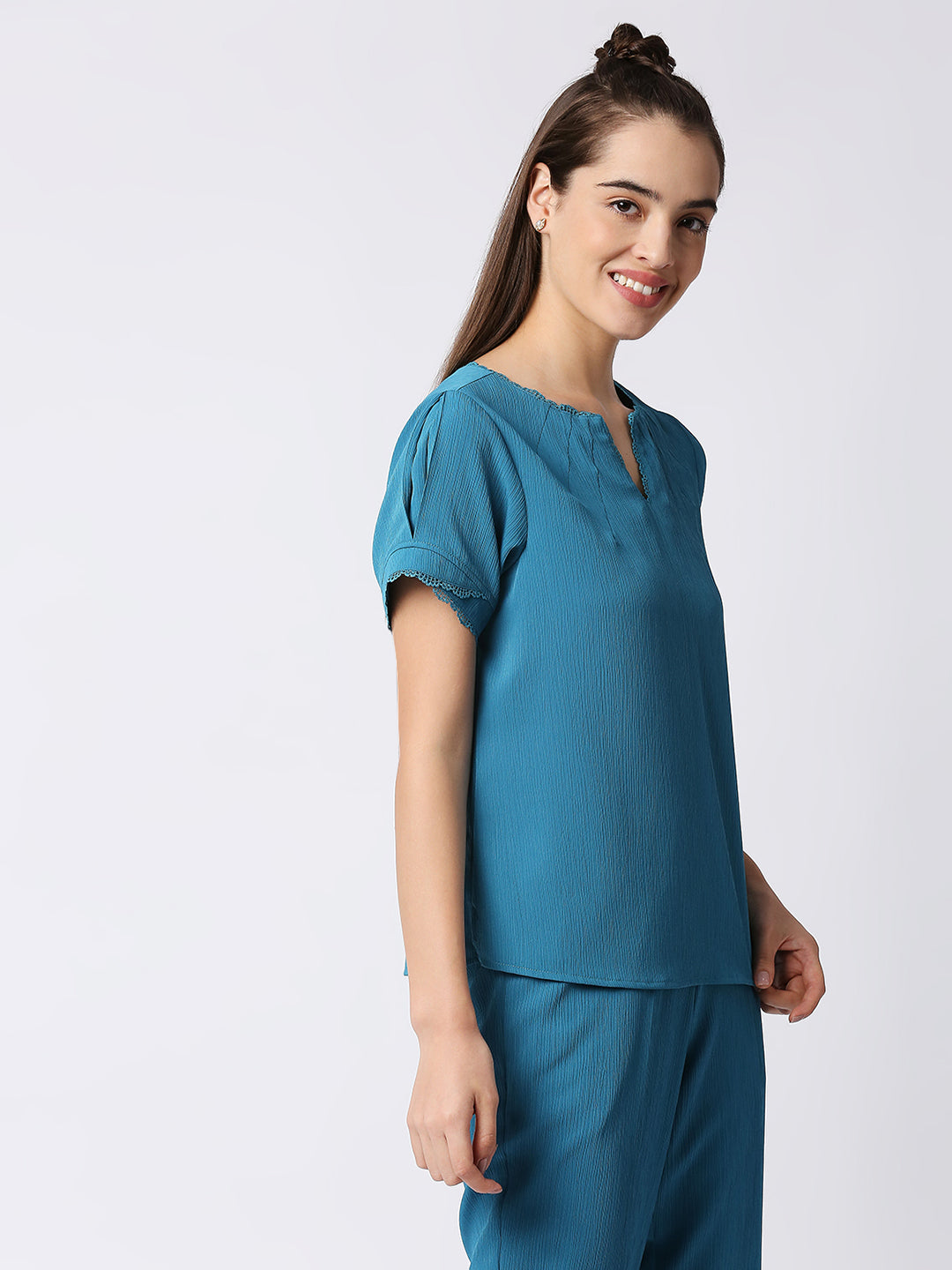 Mantra V neck Solid top